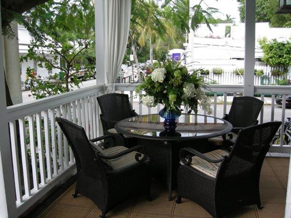 Frances Street Bottle Inn Key West Dış mekan fotoğraf